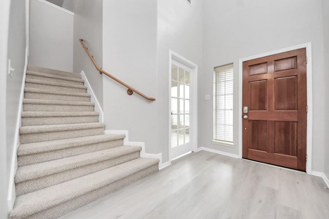 6803 Chapelfield Lane, Houston, TX 77049