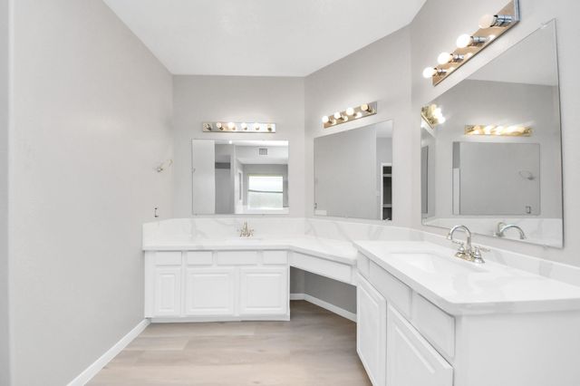 6803 Chapelfield Lane, Houston, TX 77049