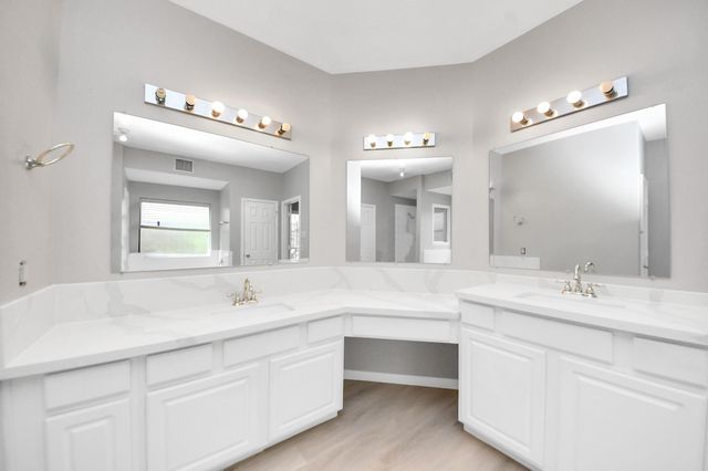 6803 Chapelfield Lane, Houston, TX 77049