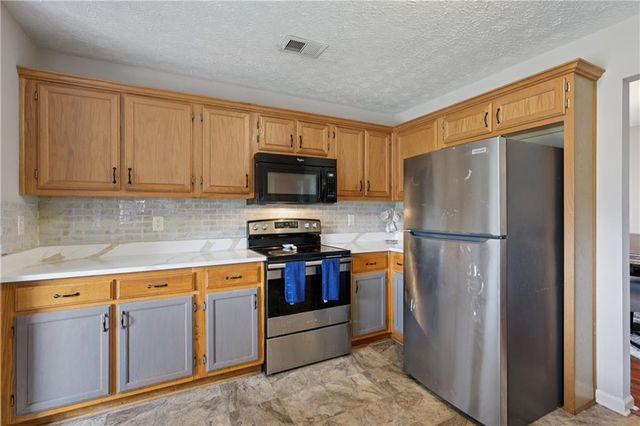224 Solomon Drive, Ellenwood, GA 30294