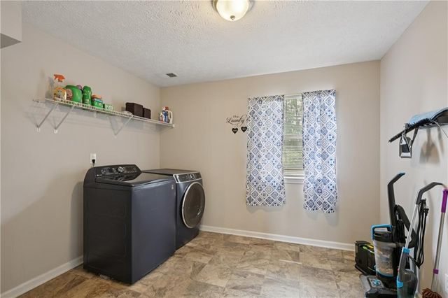 224 Solomon Drive, Ellenwood, GA 30294