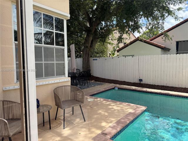 300 Cameron Dr, Weston, FL 33326