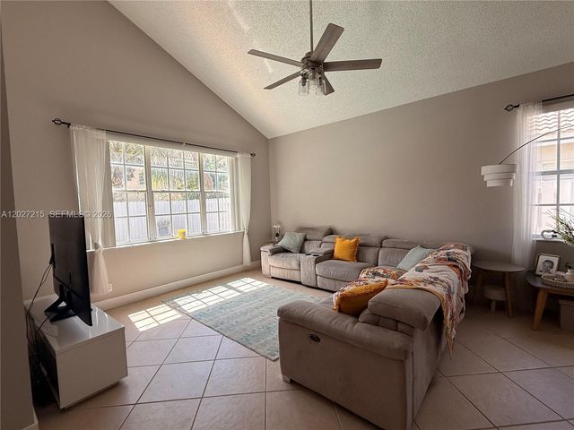 300 Cameron Dr, Weston, FL 33326
