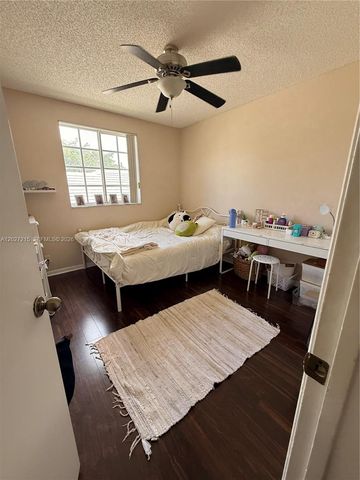 300 Cameron Dr, Weston, FL 33326