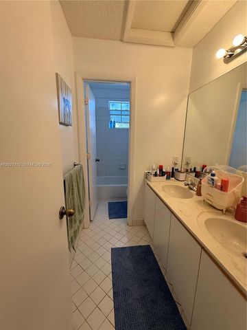 300 Cameron Dr, Weston, FL 33326