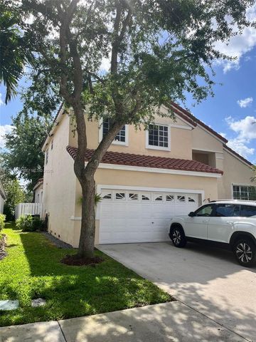 300 Cameron Dr, Weston, FL 33326