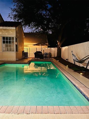 300 Cameron Dr, Weston, FL 33326