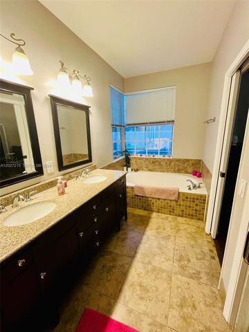 300 Cameron Dr, Weston, FL 33326