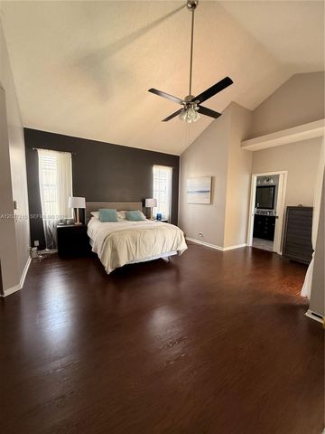 300 Cameron Dr, Weston, FL 33326