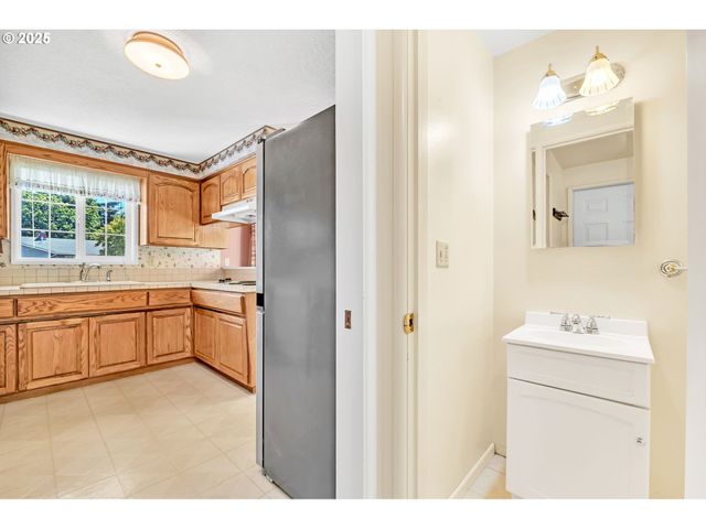 455 DURHAM Ave, Eugene, OR 97404
