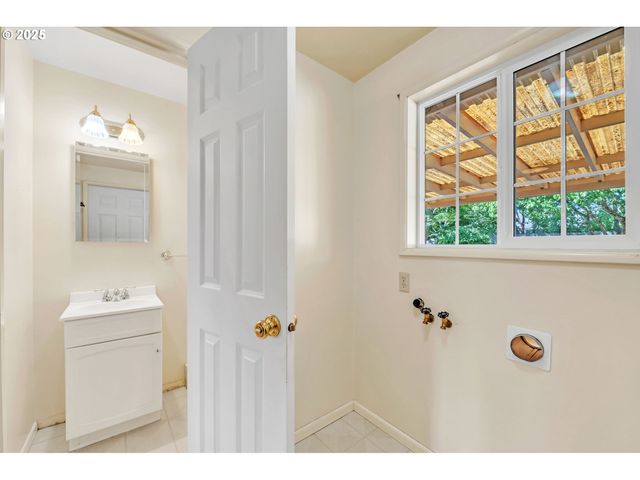 455 DURHAM Ave, Eugene, OR 97404