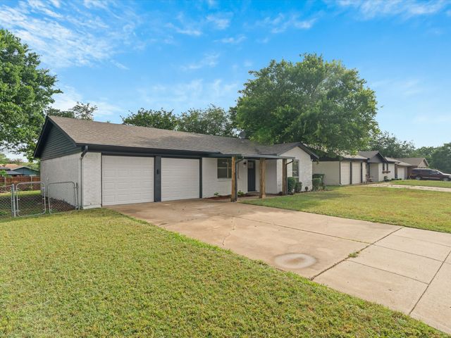 5925 Hanson Drive, Watauga, TX 76148