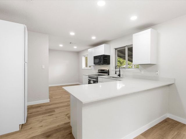 5925 Hanson Drive, Watauga, TX 76148