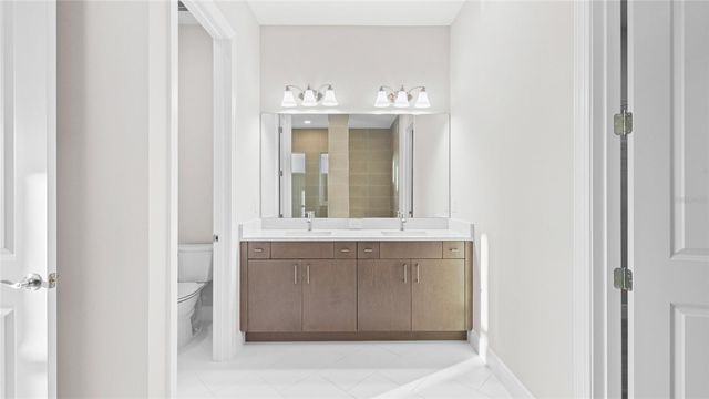 4924 EDISTO COURT, Lakewood Ranch, FL 34211