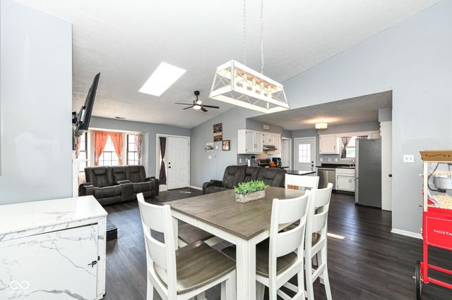 14 Medina Drive, Indianapolis, IN 46227