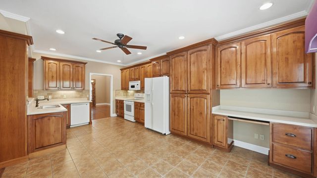 12200 Tobacco Road, Soddy Daisy, TN 37379