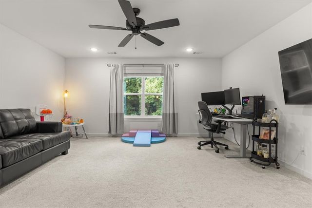 1305 N Quincy Avenue, Fayetteville, AR 72704