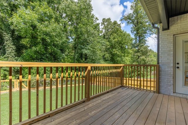 1305 N Quincy Avenue, Fayetteville, AR 72704