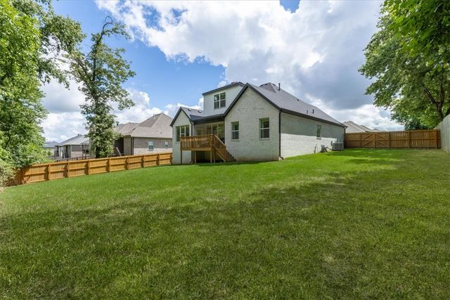 1305 N Quincy Avenue, Fayetteville, AR 72704