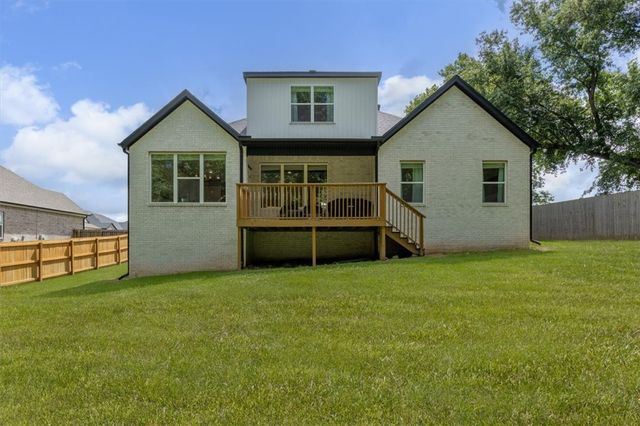 1305 N Quincy Avenue, Fayetteville, AR 72704