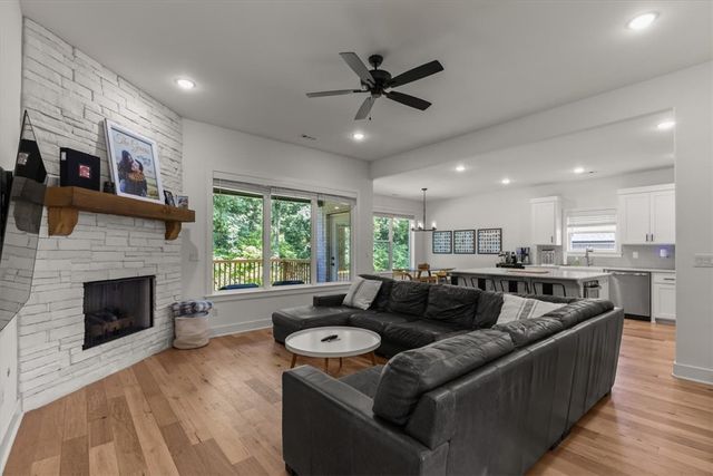 1305 N Quincy Avenue, Fayetteville, AR 72704