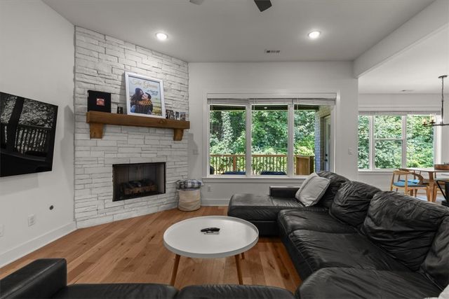 1305 N Quincy Avenue, Fayetteville, AR 72704
