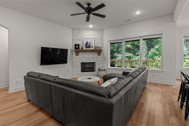 1305 N Quincy Avenue, Fayetteville, AR 72704