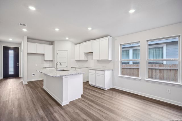 2916 Junction Bay Blank, Converse, TX 78109