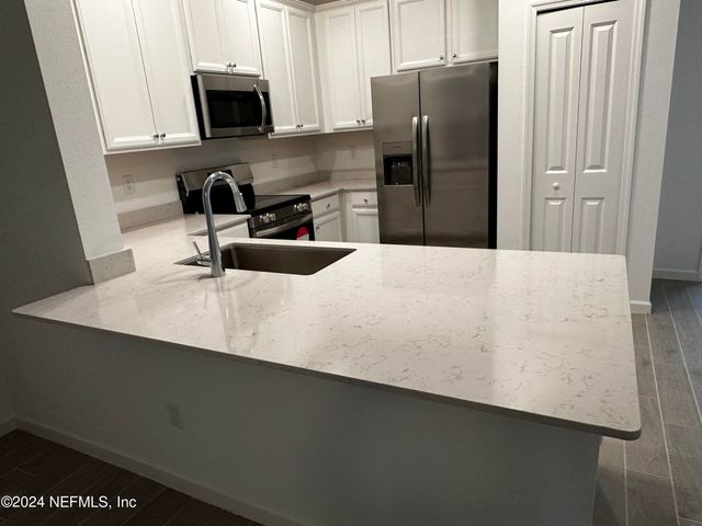 4338 LEEWARD BREEZE Loop, Middleburg, FL 32068