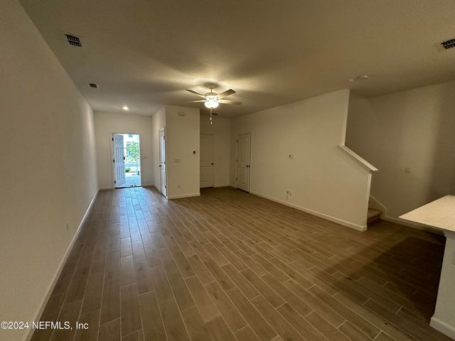 4338 LEEWARD BREEZE Loop, Middleburg, FL 32068