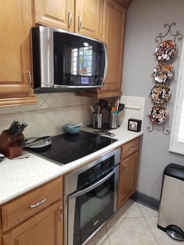 3980 Oaks Clubhouse Drive 101, Pompano Beach, FL 33069