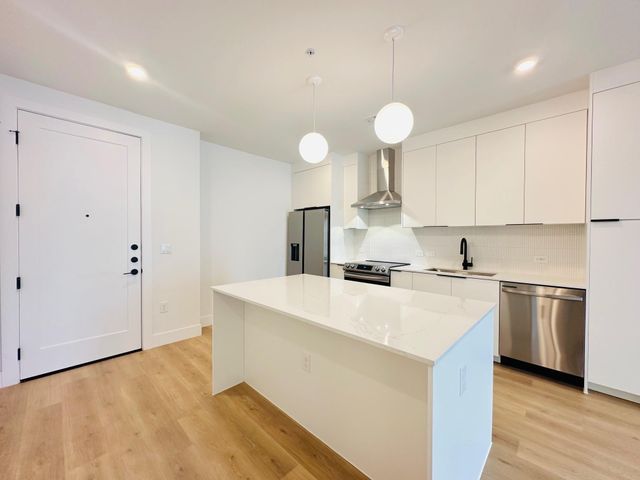 1701 Simond Ave NE 514, Austin, TX 78723