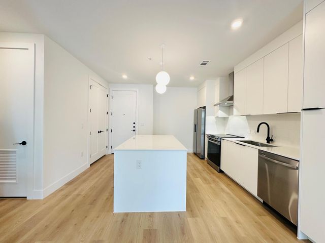 1701 Simond Ave NE 514, Austin, TX 78723