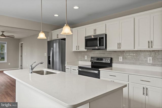 14 MONTROSE RD, Pasadena, MD 21122