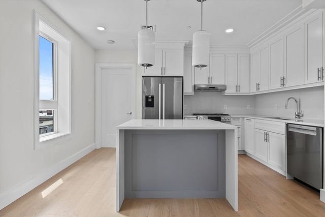 301 Border Street 603, Boston, MA 02128