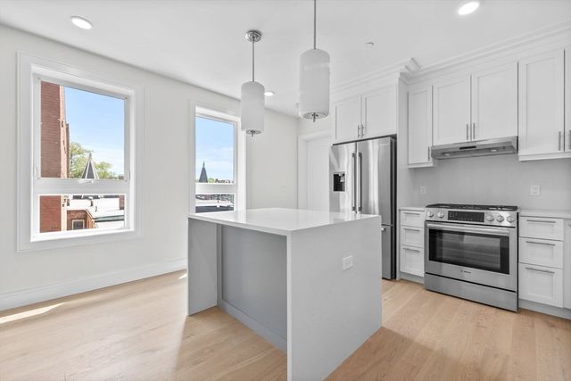 301 Border Street 603, Boston, MA 02128