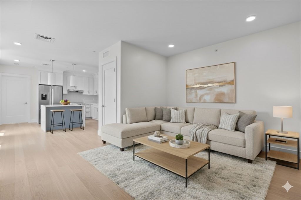 301 Border Street 603, Boston, MA 02128