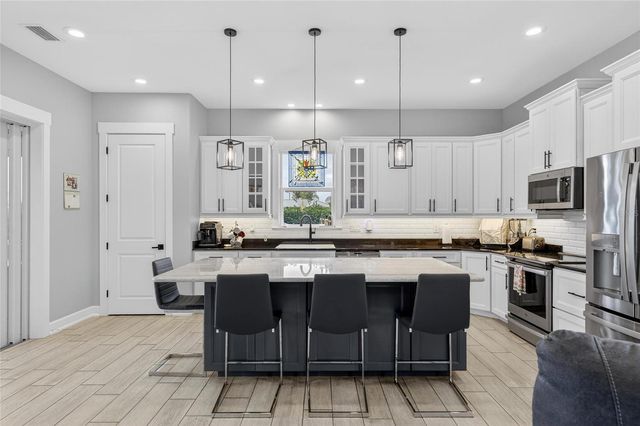 3287 RED TAIL HAWK DRIVE, Polk City, FL 33868