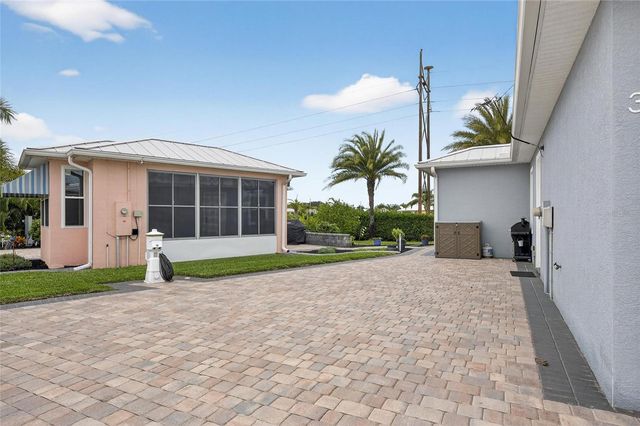 3287 RED TAIL HAWK DRIVE, Polk City, FL 33868