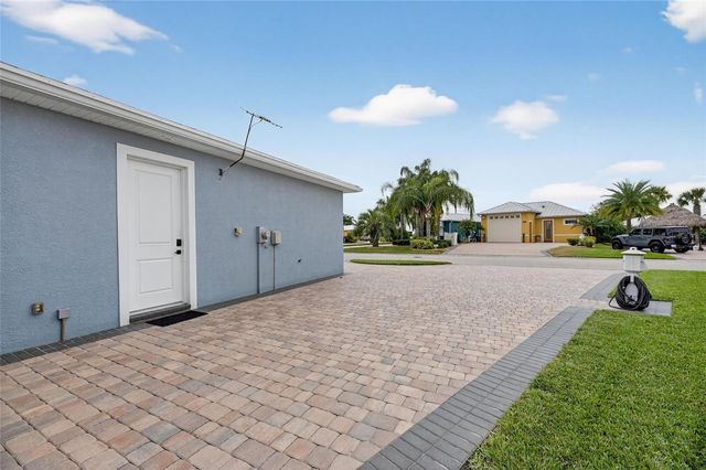 3287 RED TAIL HAWK DRIVE, Polk City, FL 33868