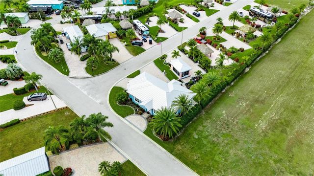 3287 RED TAIL HAWK DRIVE, Polk City, FL 33868