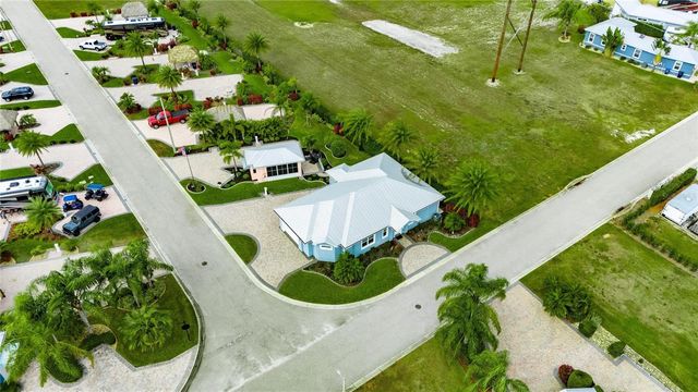 3287 RED TAIL HAWK DRIVE, Polk City, FL 33868