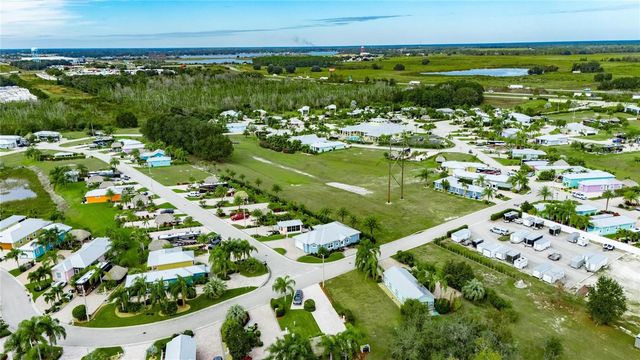 3287 RED TAIL HAWK DRIVE, Polk City, FL 33868