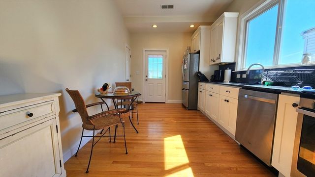 121 Heath 2, Somerville, MA 02145