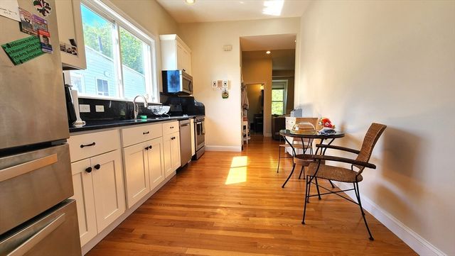 121 Heath 2, Somerville, MA 02145