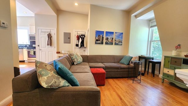 121 Heath 2, Somerville, MA 02145