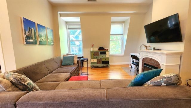 121 Heath 2, Somerville, MA 02145