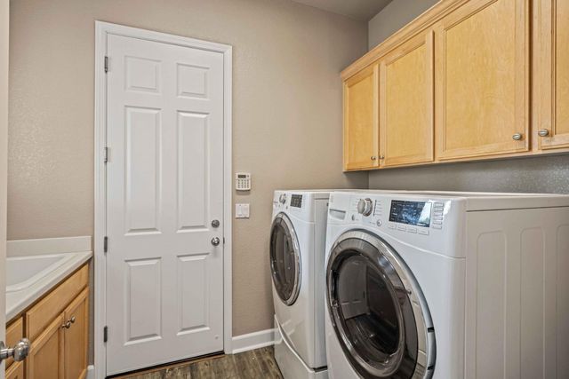 1715 Limestone Dr, Ripon, CA 95366