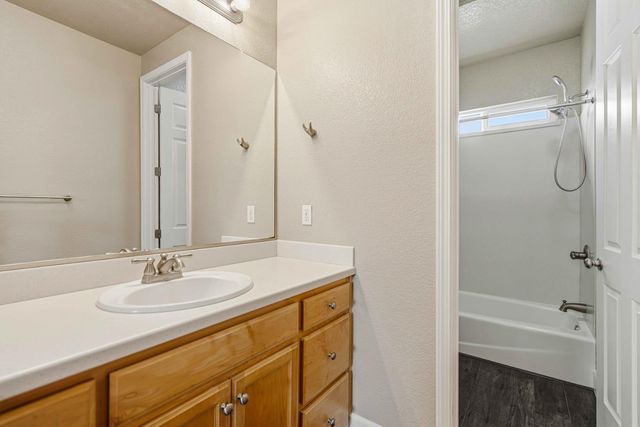 1715 Limestone Dr, Ripon, CA 95366