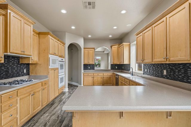 1715 Limestone Dr, Ripon, CA 95366